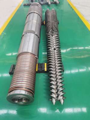 Durezza della vite HRC 58-62 e Durezza di nitrurazione 950-1050HV per il sistema a vite conico-tandem